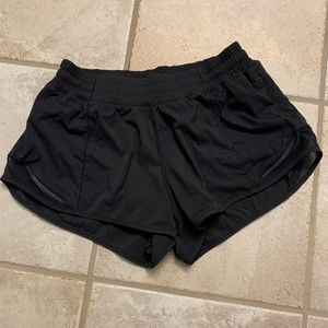 Black lululemon hotty hot shorts size 4
